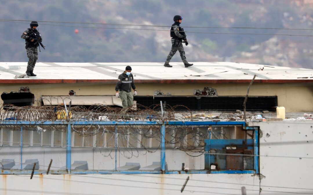 بعد تحريرها 136 رهينة .. الإكوادور تسيطر من جديد على سجون البلاد