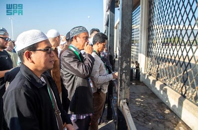 ضيوف خادم الحرمين يزورون مسجد قباء ومقبرة الشهداء وجبل الرماة