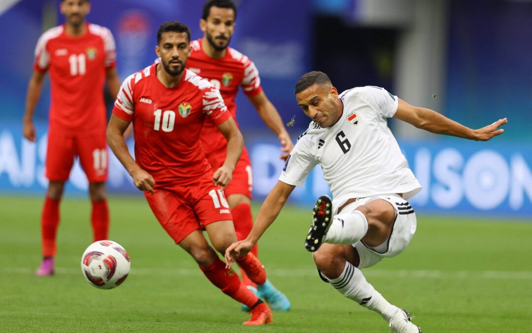 الأردن يخطف فوزًا صعبًا أمام العراق ليقتحم دور الثمانية بثلاثة أهدف لهدفين