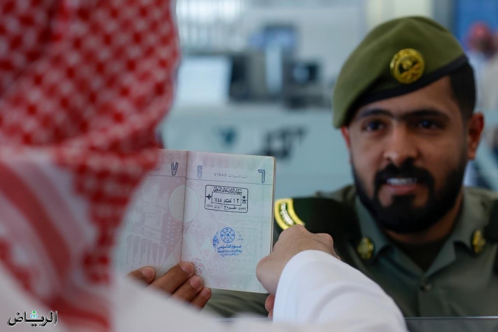 وزارة الداخلية تستعمل ختمًا خاصًا بمناسبة “يوم التأسيس” عبر المنافذ الدولية