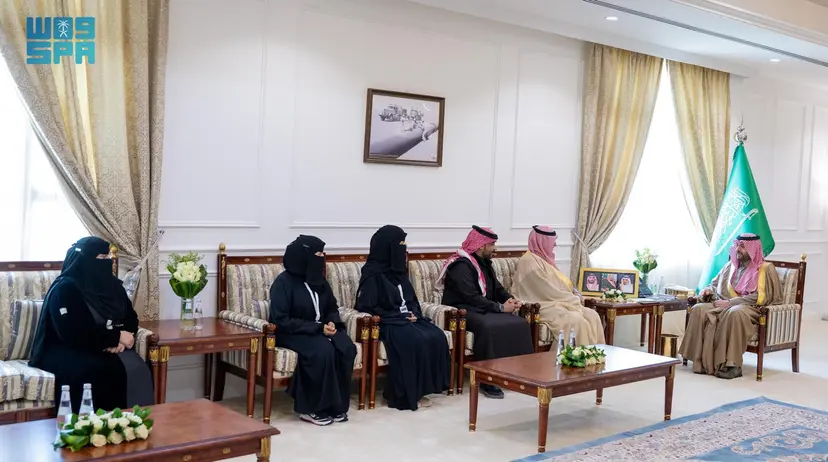 أمير الحدود الشمالية يهنئ مركز الاتصال الموحد برفحاء لحصوله على أفضل أداء متميز بالمملكة