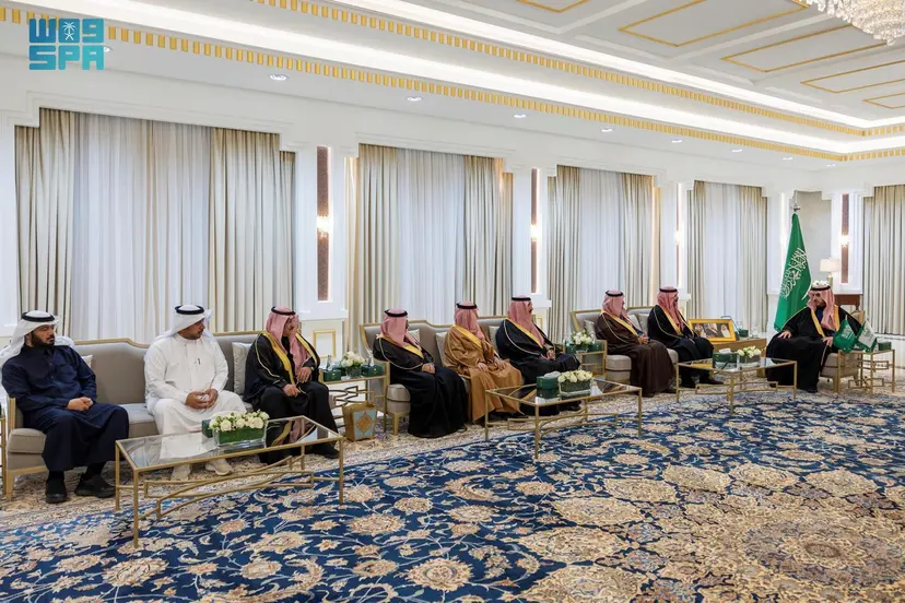 أمير الجوف يستقبل رئيس وأعضاء مجلس جمعية المتقاعدين بالمنطقة