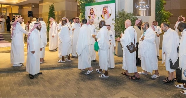 ضيوف برنامج خادم الحرمين من الدفعة الثالثة يصلون مكة لأداء مناسك العمرة