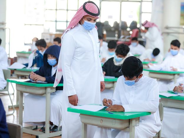 بدء الاختبارات التحريرية لنهاية الفصل الدراسي الثاني