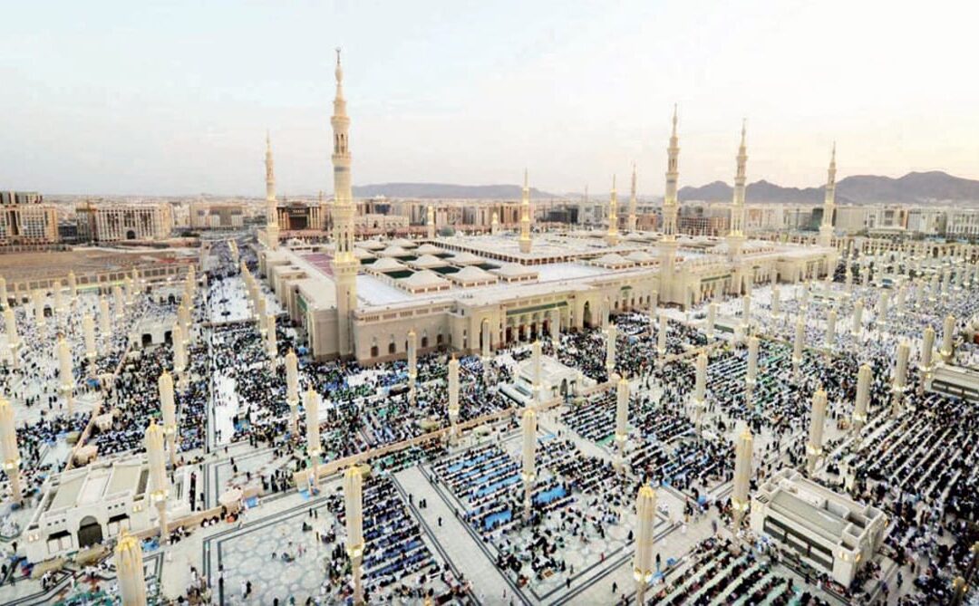 دعوة الحرمين للضيوف: استفيدوا من دروس المسجد النبوي وحلقاته القرآنية