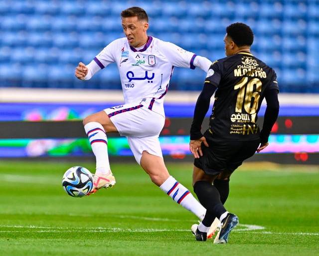 في الوقت بدلَ الضائع .. التعاون يتعادل بهدف مع أبها في دوري روشن