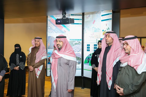 نائب أمير تبوك يتابع الفرص الاستثمارية والميزات التنافسية للمنطقة