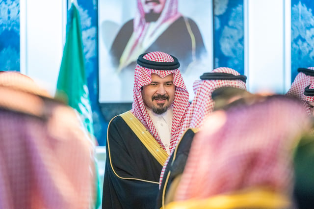 أمير المدينة يتابع الخدمات المقدمة لأهالي بدر والرايس