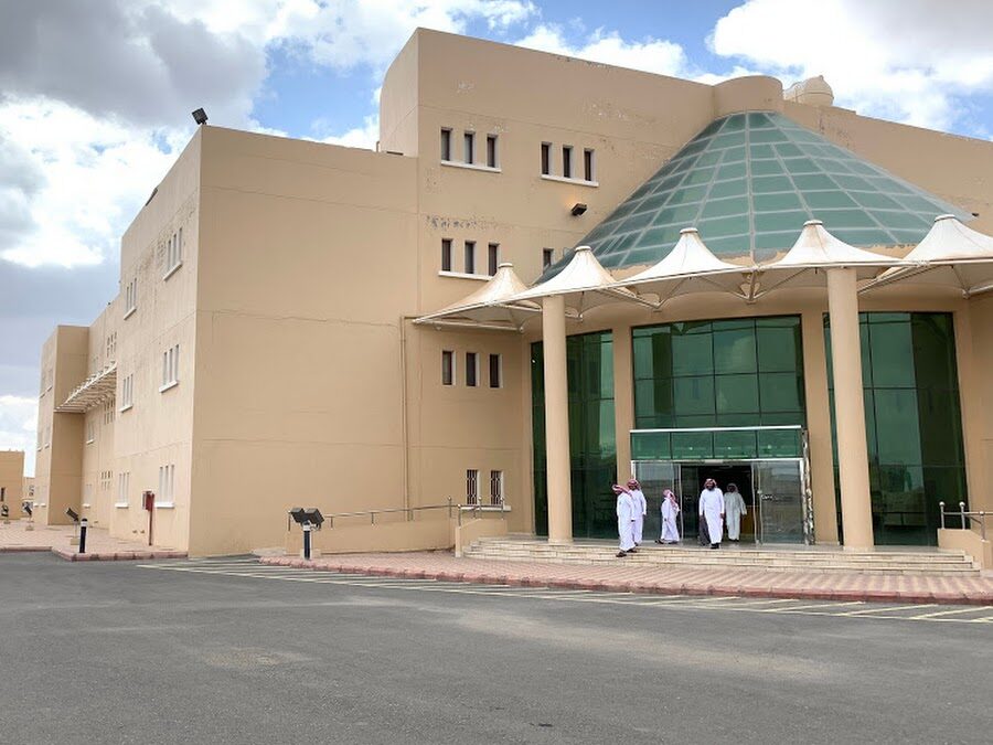 تعليم سراة عبيدة .. يعلق الدراسة الحضورية غدًا