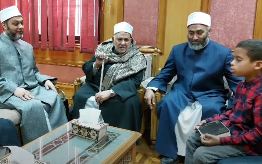 بالفيديـو .. طفل مصري يدهش مشايخ الأزهر بذاكرته القوية في حفظ القـرآن