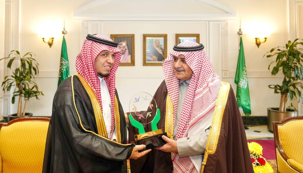 أمير تبوك: خادم الحرمين الداعم الأول للعمل الخيري