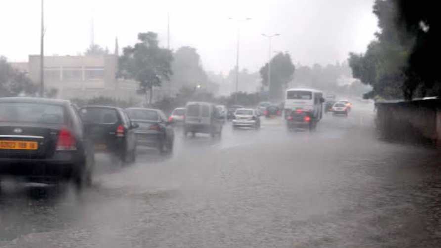 5 مناطق .. تتعرض لأمطار خفيفة إلى غزيرة ورياح شديدة وضباب كثيف