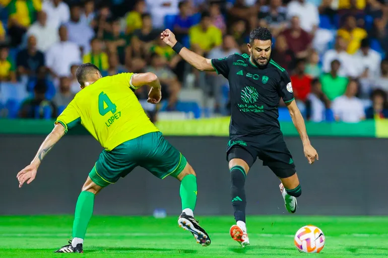 رياض محرز لاعب الأهلي الأكثر صناعة للفرص في دوري روشن