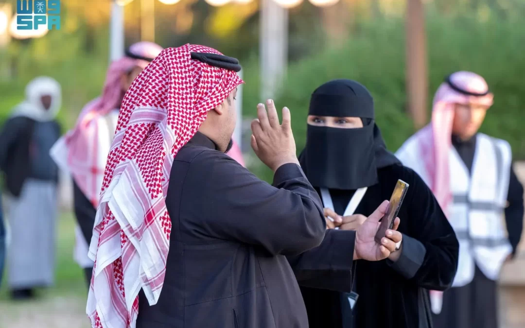 300 ساعة تدريب و100 مناسبة .. سعودية تحترف لغة الإشارة لخدمة الصم بالجوف