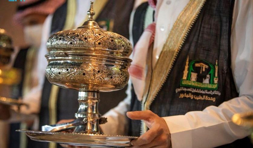 خلال الـ 10 أيام الأولى من رمضان .. 360 جولة تطييب وتبخير بالمسجد النبوي