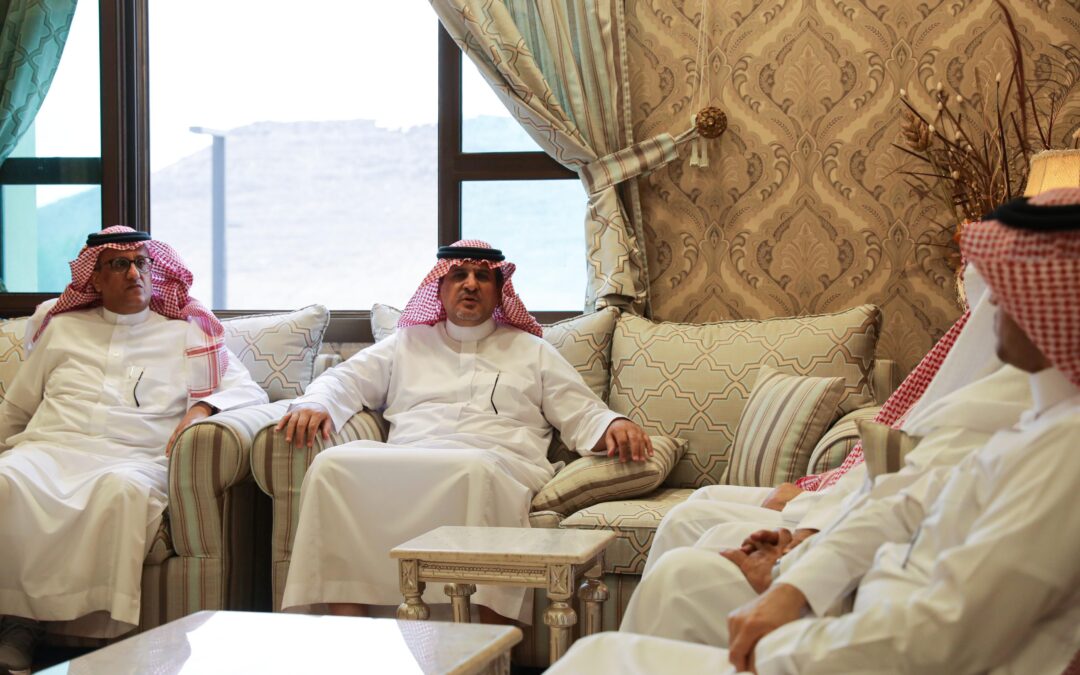محافظ بيشة ومدير تعليم عسير ومسؤولون بتعليم المحافظة يبحثون عددًا من الموضوعات التعليمية والتطويرية
