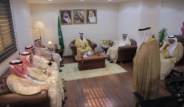 “الجاسر” يستضيف عددًا من أهالي الباحة ويستمع إلى ملاحظاتهم
