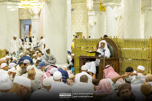 نفحات رمضان بالمسجد الحرام.. 42 درساً أسبوعياً لـ 13 من المشايخ والعلماء