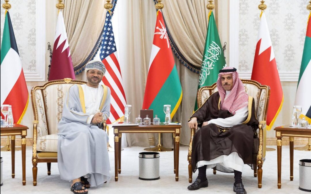 وزير الخارجية ونظيره العماني والممثل الأعلى للاتحاد الأوروبي للشؤون الخارجية لبحث أوضاع غزة