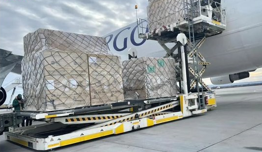 الطائرة الإغاثية السعودية الـ 20 تصل إلى أوكرانيا