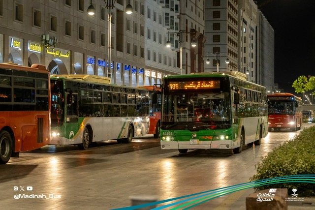 يبدأ في الثانية صباحًا “النقل الترددي” .. لنقل المصلين إلى المسجد النبوي لأداء صلاة العيد