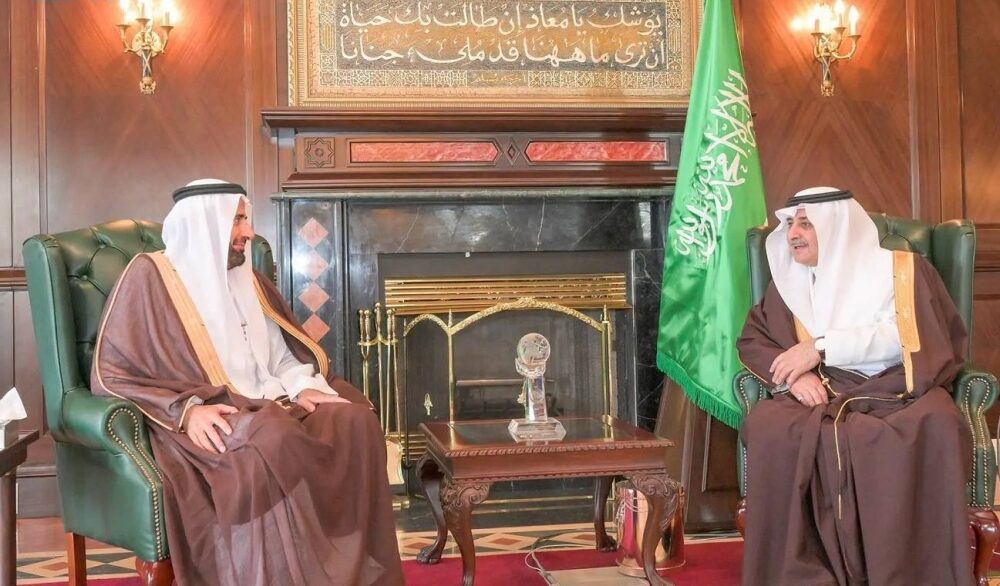 أمير تبوك يتابع خطط وأعمال وزارة الحج في “المنافذ الحدودية”