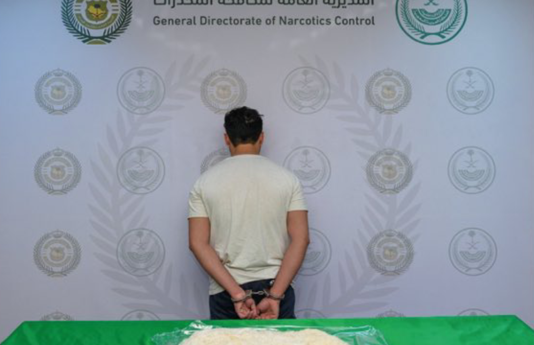 ضبط مقيم لترويجه 3 كيلوجرامات من الشبو المخدر بجدة