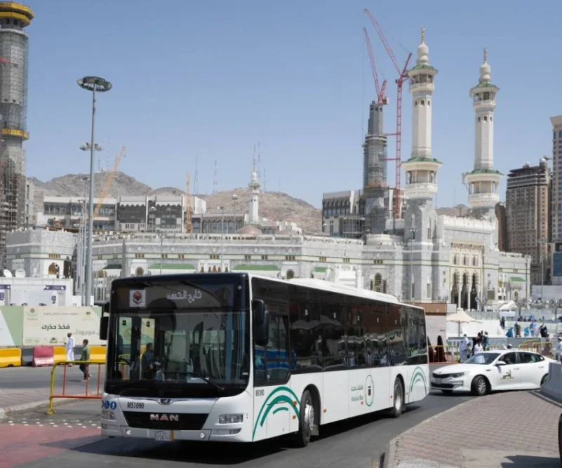حافلات مكة .. أكثر من “400” حافلة لخدمة معتمري وزار المسجد الحرام