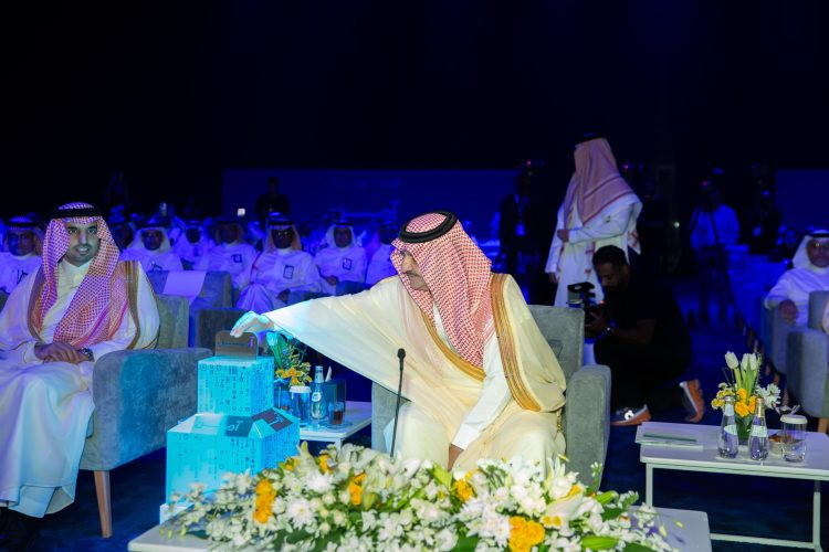 أمير الشرقية يفتتح معرض “آمن” للتوعية بالأمن السيبراني