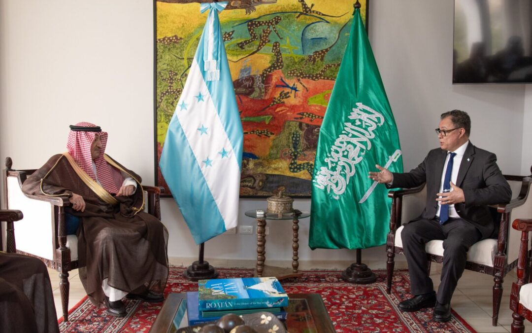 نائب وزير الخارجية يلتقي نظيره الهندوراسي للشؤون القنصلية والهجرة