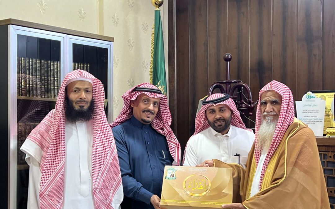 مفوض الإفتاء بجازان يستقبل المدير التنفيذي لجمعية البر الخيرية بمحافظة الدرب