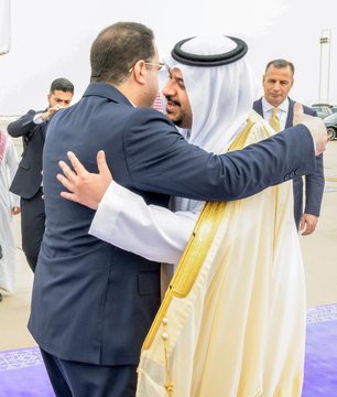 رئيس الوزراء العراقي يصل الرياض ويستقبله نائب أمير المنطقة