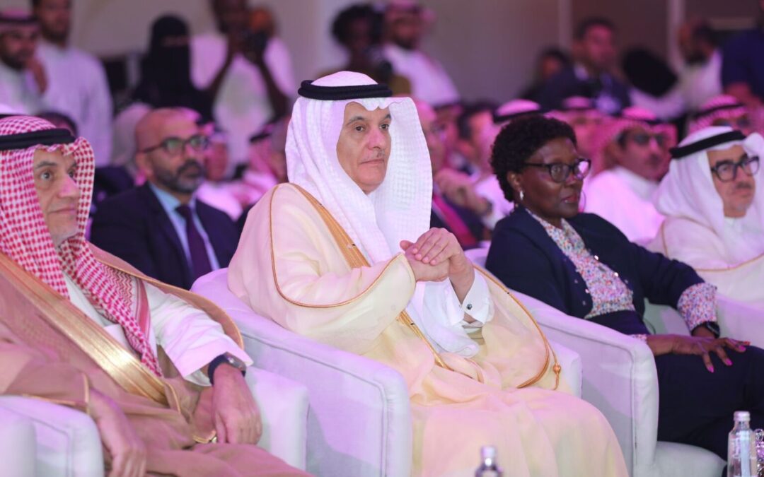 “وزير البيئة” .. يُدشّن أسبوع البيئة ويدعو إلى تعزيز الشراكة المجتمعية مع مختلف القطاعات