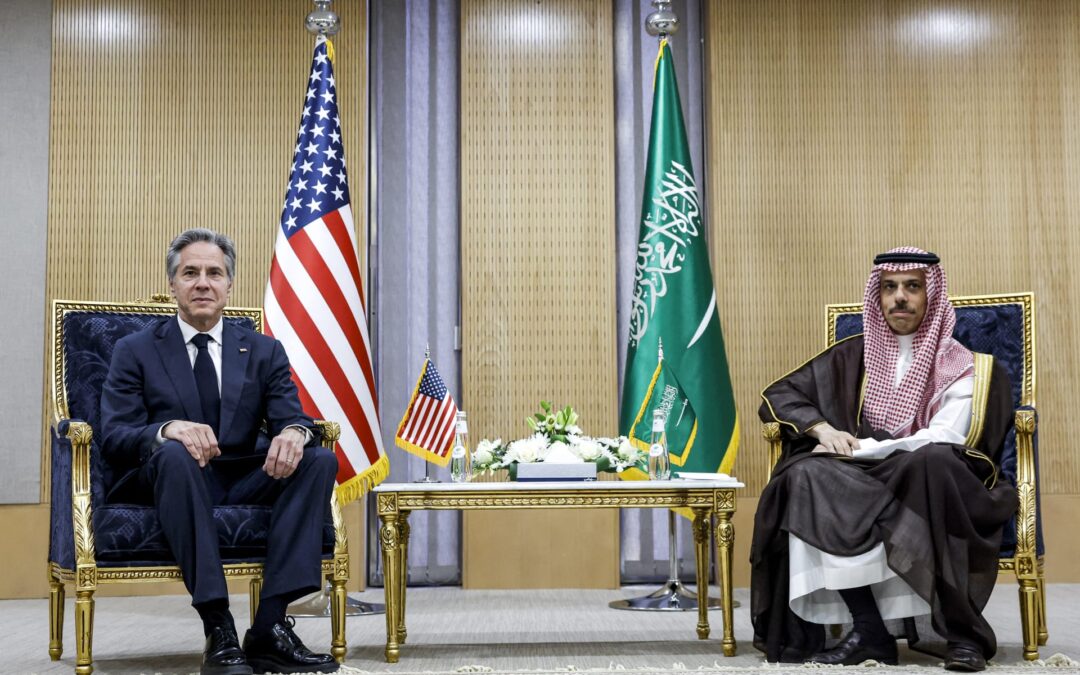 وزير الخارجية ونظيره الأمريكي يبحثان مستجدات الأوضاع في غزة وضرورة وقف إطلاق النار فورًا