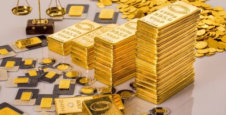 الذهب يواصل تحقيق مستوى قياسي جديد ويقفل عند 2230 دولارَ للأونصة