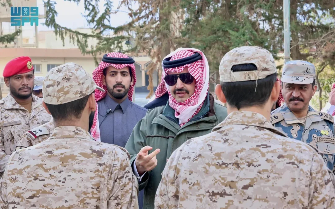 أمير عسير .. يشارك المرابطين على الحد الجنوبي إفطارهم الرمضاني