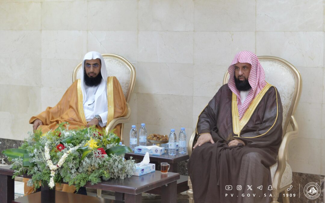“السند” يتفقد مبنى هيئة محافظة جزر فرسان ويستقبل المواطنين
