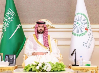 وزير الدفاع يستضيف قادةَ الوزارة وكبار مسؤوليها بمناسبة عيد الفطر المبارك