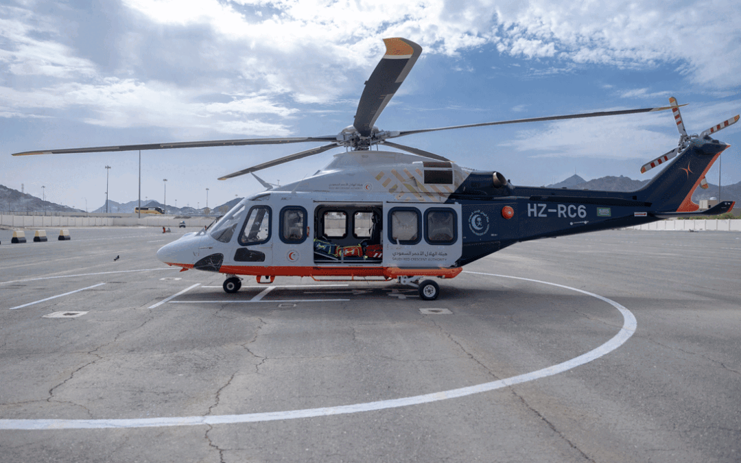 في 13 دقيقة .. الإسعاف الجوي بالجوف ينقل مصابَيْن من مركز طلعة عمار إلى سكاكا