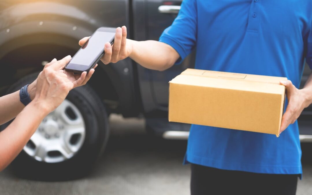 ابتداءً من اليوم .. تنظيم توصيل الطلبات وقصره على السعوديين