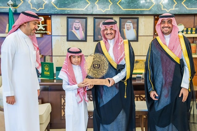 أمير الشرقية .. يكرّم الفائزين في مسابقة نادي القادسية للقرآن الكريم