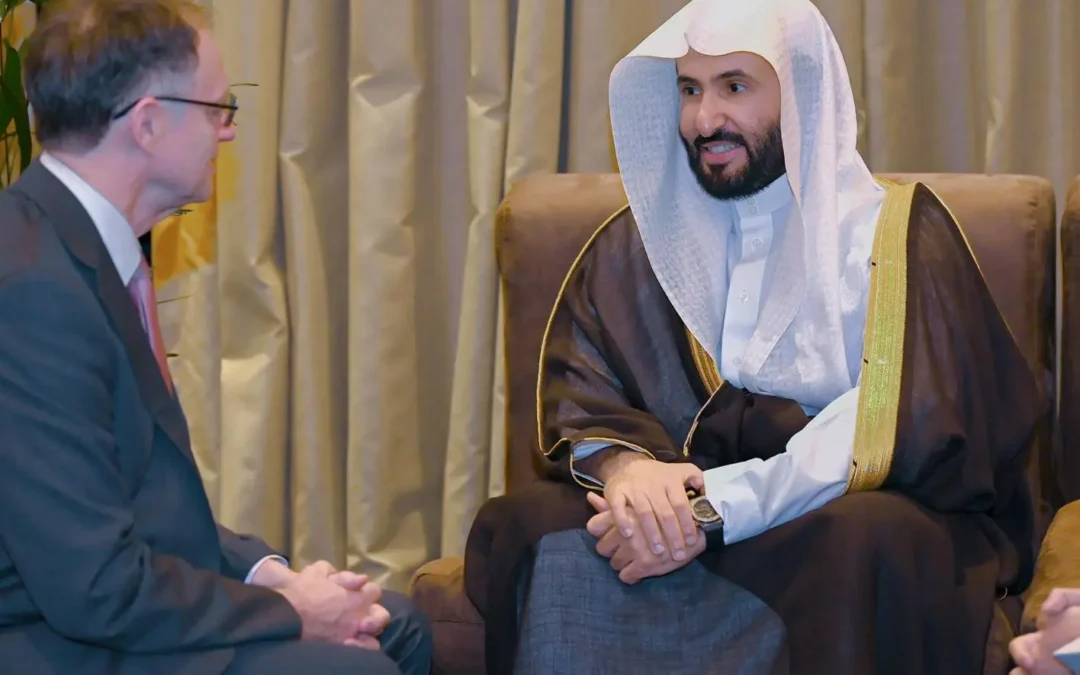 وزير العدل يبحث مع رئيس المحكمة العليا بأستراليا التعاون في المجالين العدلي والقضائي