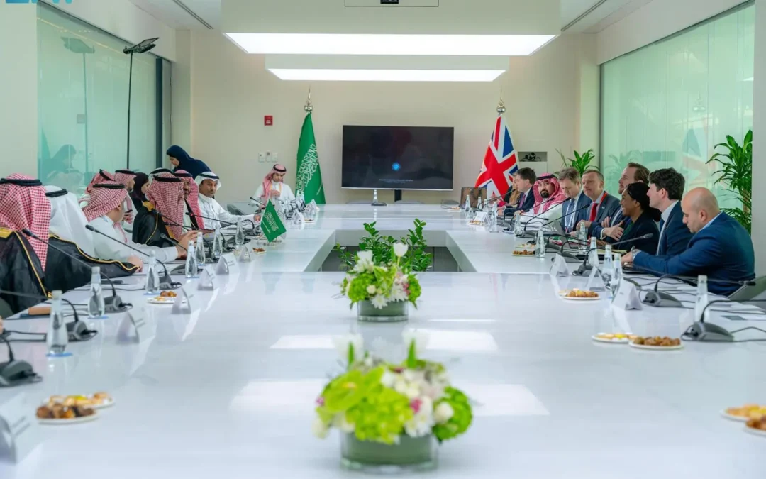 “وزير الصناعة”: تسريع التقدم الصناعي يستلزم تنمية القوى العاملة وتزويدهم بمهارات جديدة