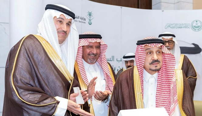 بأكثر من 2.8 مليار ريال .. أمير الرياض يدشن 30 مشروعًا للطرق لتعزيز الحركة الاقتصادية