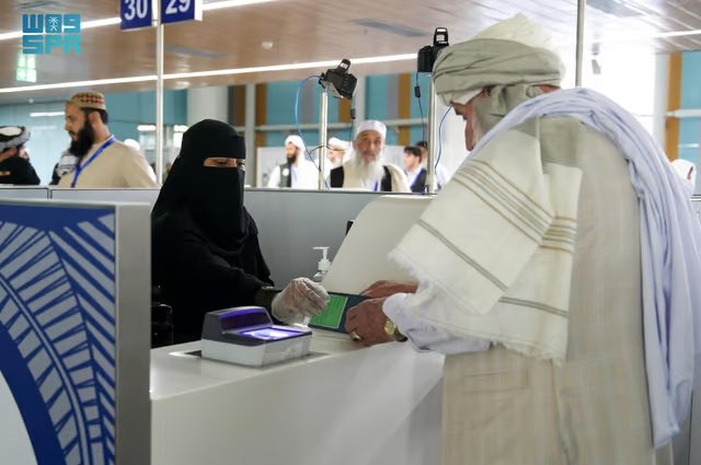 من أفغانستان .. مطار المدينة يستقبل أولى رحلات ضيوف الرحمن