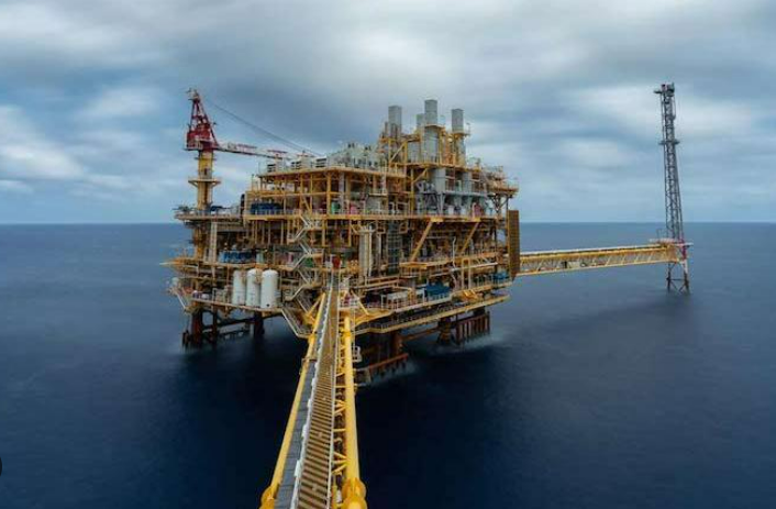 تراجع طفيف لأسعار النفط إلى 83.16 دولارَ للبرميل