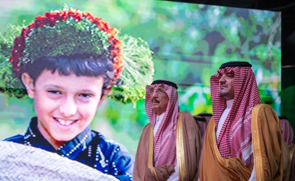 وزير الداخلية يجتمع بأمير جازان ويتابع المبادرات التنموية والتطويرية للإمارة