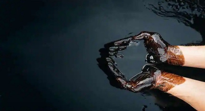 النفط يرتفع .. إثر بيانات استقرار سوق العمل في أمريكا