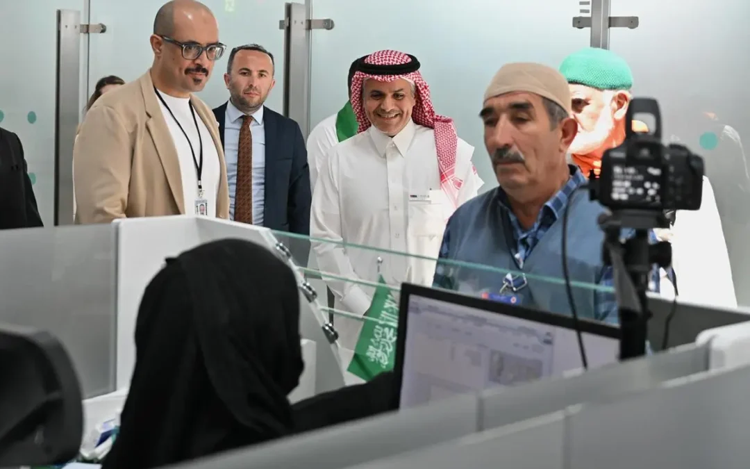 قنصل المملكة بإسطنبول يتابع سير العمل في صالة “طريق مكة”