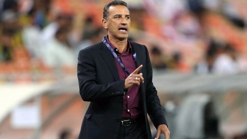 رسميًّا “شاموسكا” يقود نادي “نيوم” لموسمين